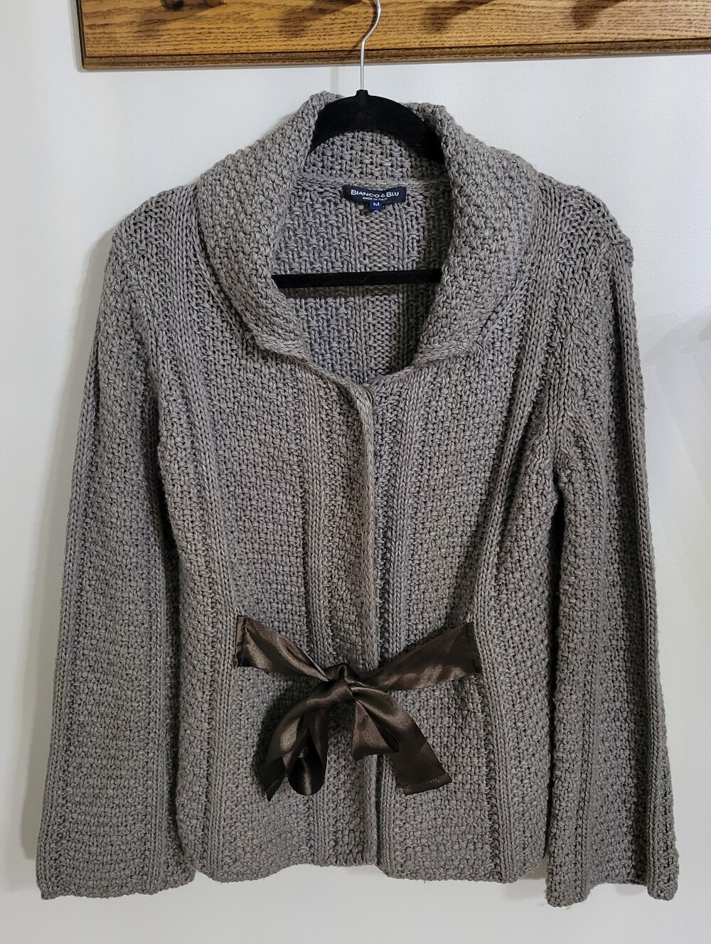 Bianco & Blu Gray Shawl-Collar Knit Cardigan with Brown Satin Ribbon, Size M